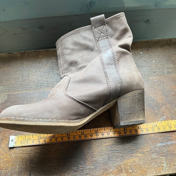 Lavorazione Artigiana leather boot for Sundance. Size 37 fits size 6.  EUC. - Picture 7 of 9